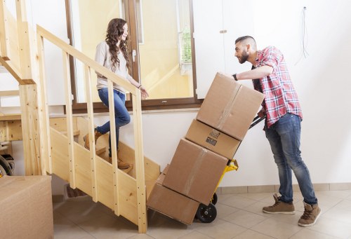 Packing and loading support for a family home move in Camdentown